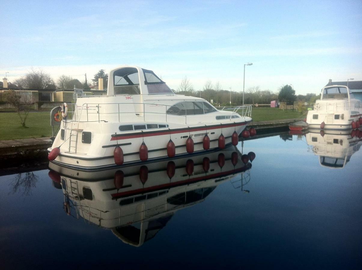 Lough Derg House & The Lake Cafe Nenagh Exterior foto